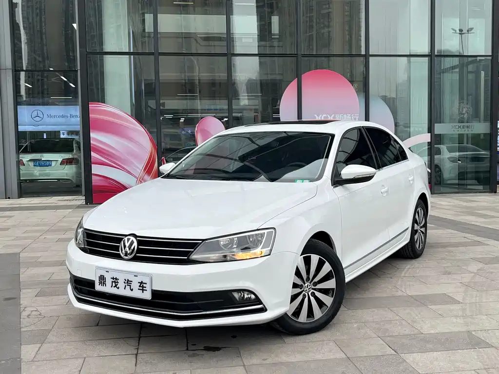 Volkswagen Volkswagen Sagitar 2018 180TSI DSG Premium Edition 2018 - thumbnail 2