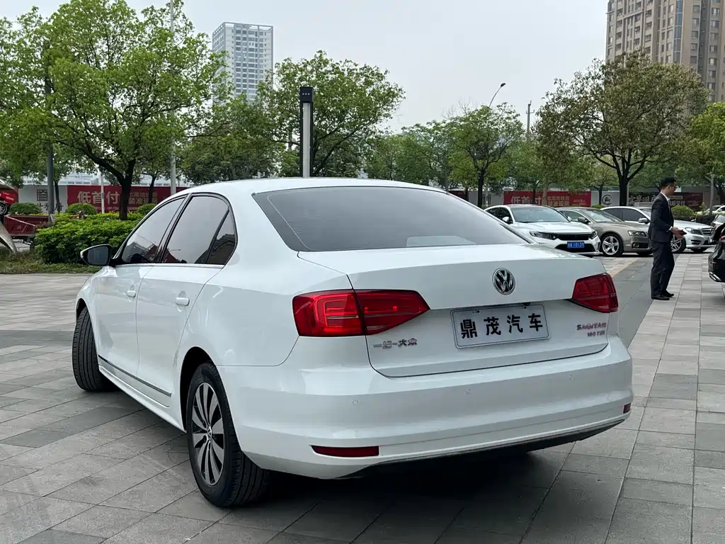 Volkswagen Volkswagen Sagitar 2018 180TSI DSG Premium Edition 2018 - thumbnail 8