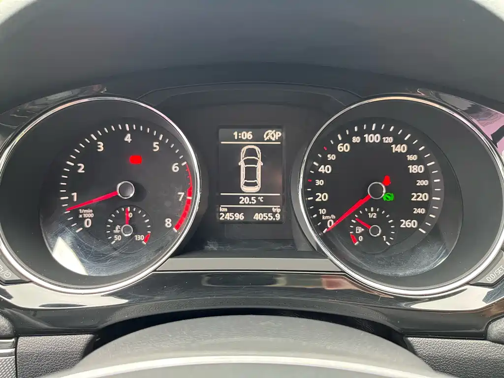 Volkswagen Volkswagen Sagitar 2018 180TSI DSG Premium Edition 2018 - thumbnail 19