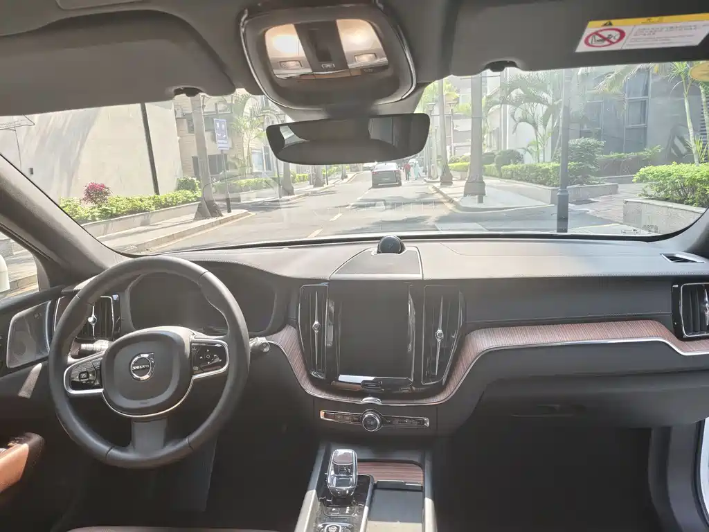 Volvo Volvo XC60 Plug-in Hybrid 2024 T8 AWD Extended Range Luxury Edition 2023 - thumbnail 5