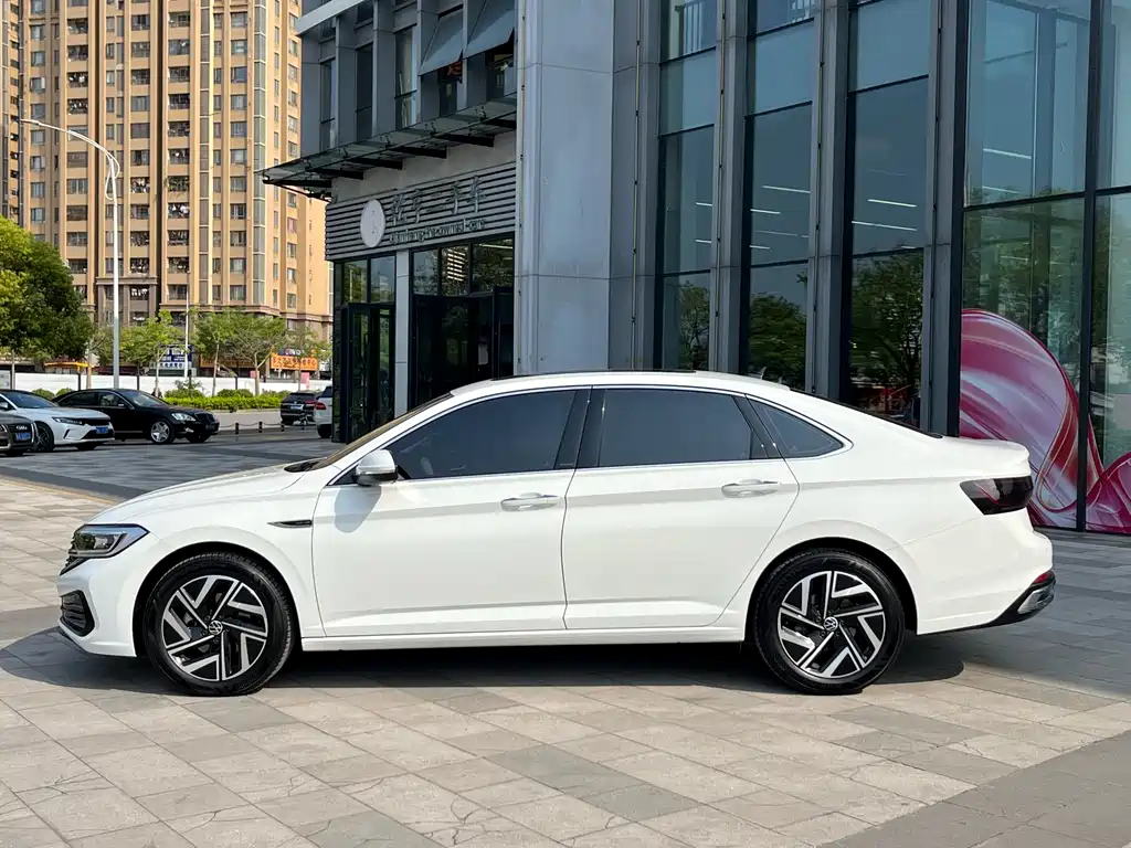 Volkswagen Volkswagen Sagitar 2024 300TSI DSG Comfortline 2024 - thumbnail 3