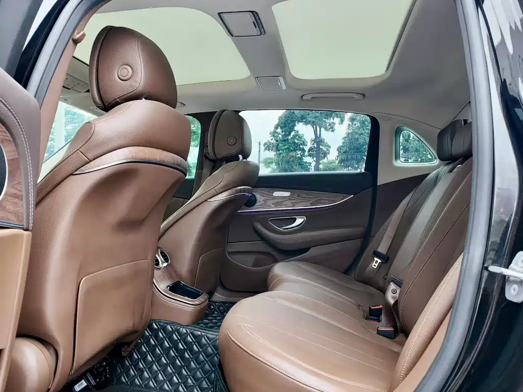 Mercedes-Benz Mercedes-Benz E-Class 2022 Model Year Facelift E 260 L Sport 2022 - thumbnail 5