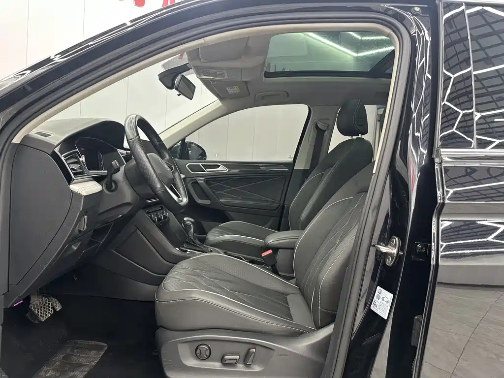 Volkswagen Tiguan L 2023 280TSI Automatic 2WD潮创Limited Edition 2023 - thumbnail 4