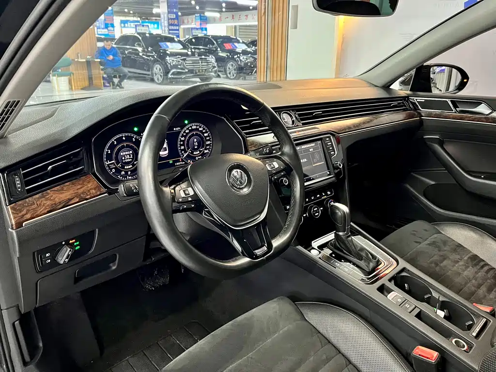 Volkswagen Magotan 2017 380TSI DSG Premium Edition 2017 - thumbnail 8
