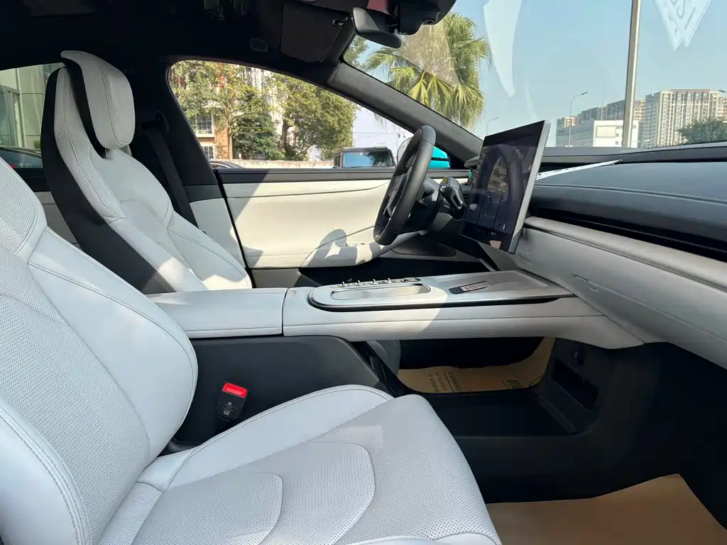 Xiaomi Auto Xiaomi SU7 2024 AWD Ultra-Long Range High-End Intelligent Driving Max Edition 2024 - thumbnail 5