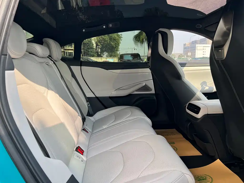 Xiaomi Auto Xiaomi SU7 2024 AWD Ultra-Long Range High-End Intelligent Driving Max Edition 2024 - thumbnail 6