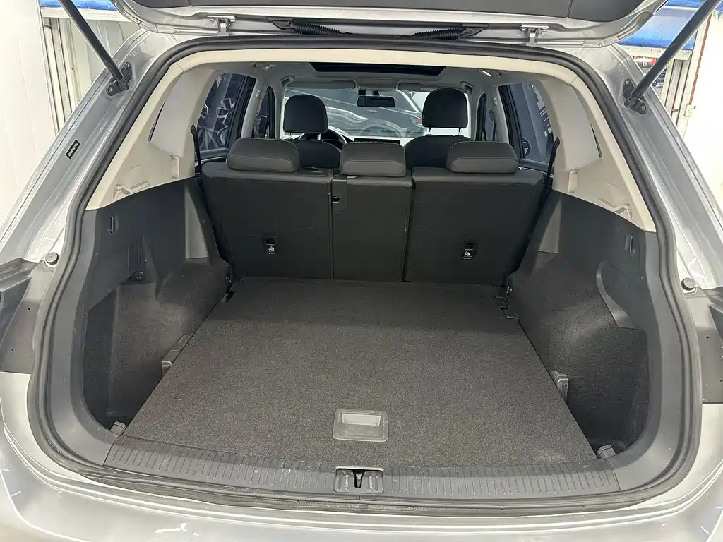 Volkswagen Tiguan L 2023 280TSI Automatic 2WD潮创Limited Edition 2022 - thumbnail 16