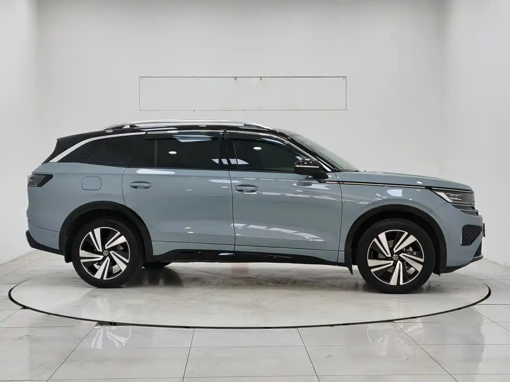 Volkswagen Lantu 2023 380TSI AWD R-Line Touring Edition 2023 - thumbnail 4