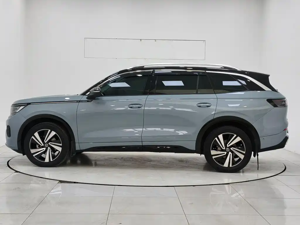 Volkswagen Lantu 2023 380TSI AWD R-Line Touring Edition 2023 - thumbnail 8