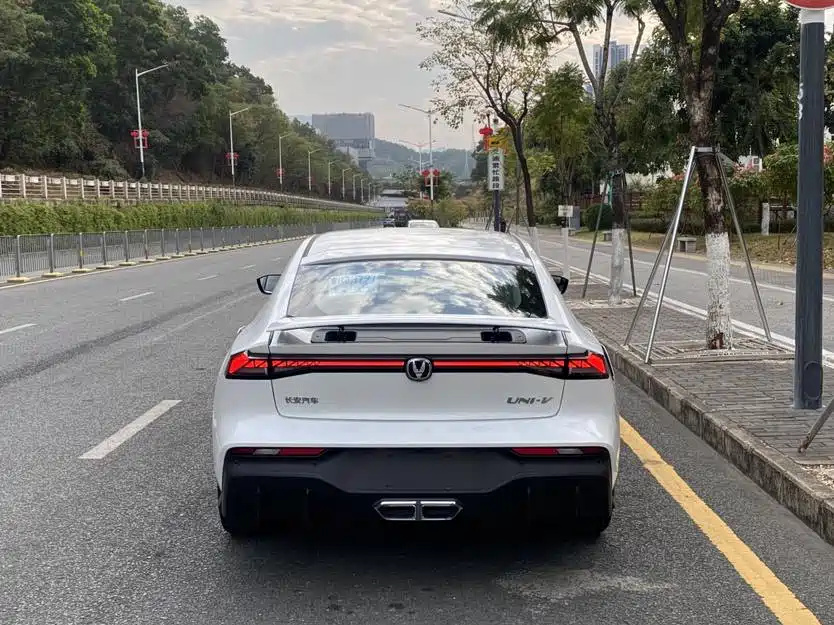 Changan Changan UNI-V iDD 2024 Blue Whale iDD 136km Intelligent Cool Edition 2026 - thumbnail 5