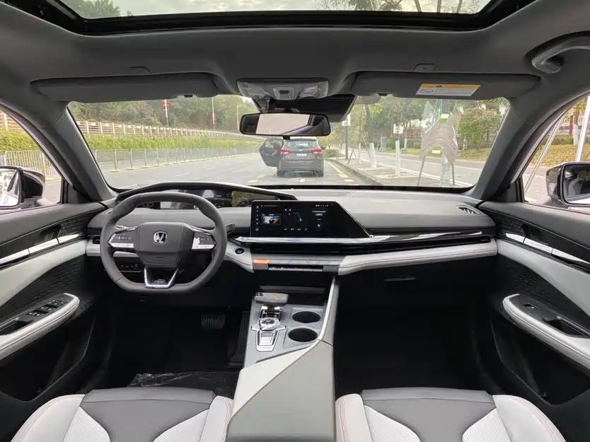 Changan Changan UNI-V iDD 2024 Blue Whale iDD 136km Intelligent Cool Edition 2026 - thumbnail 9