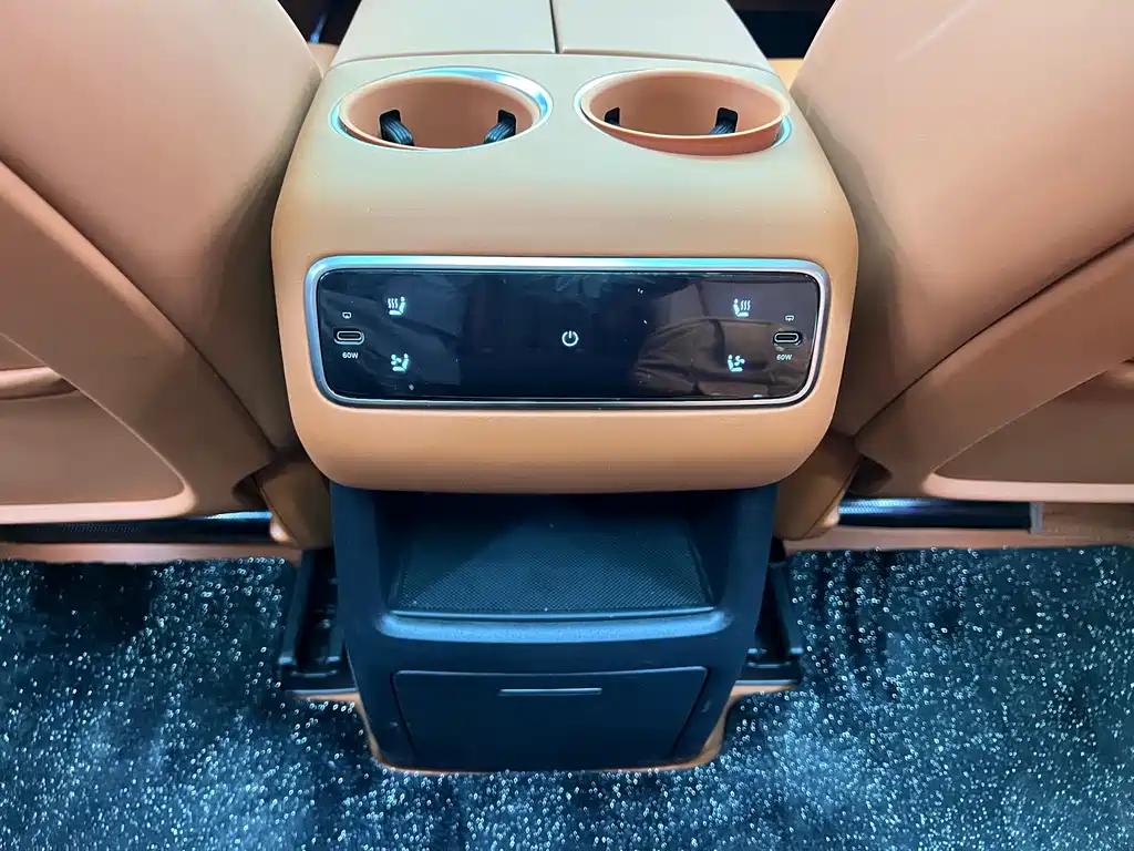 Li Auto Li L8 2024 Pro 2025 - thumbnail 19