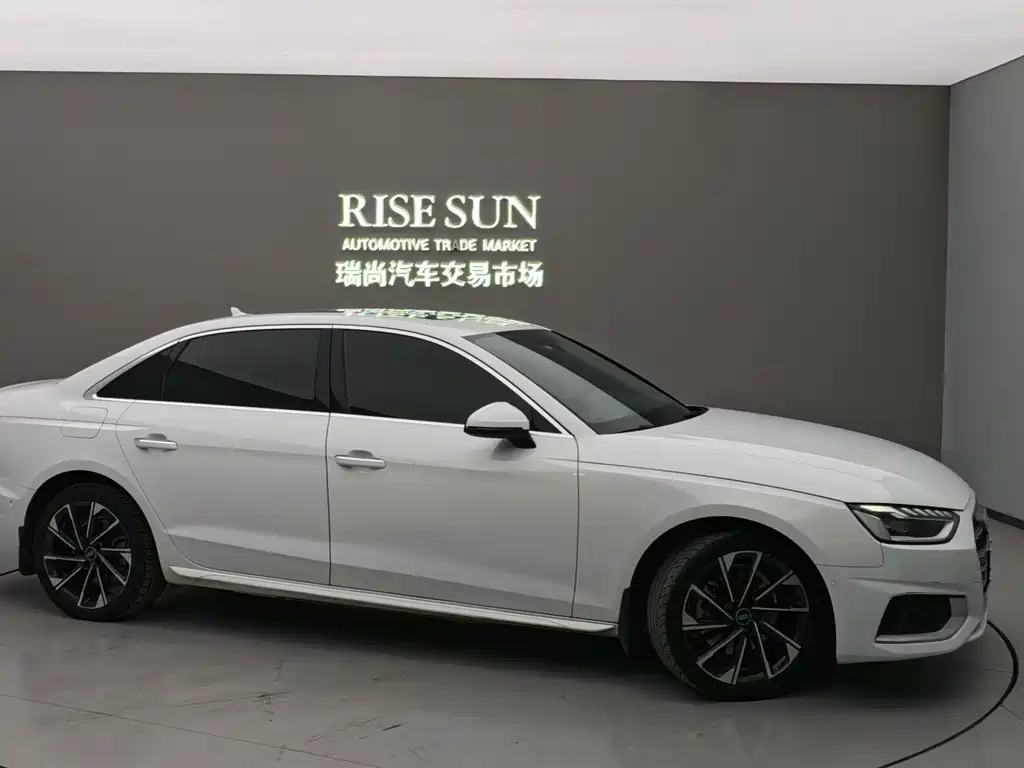 Audi Audi A4L 2022 40 TFSI Luxury Elegant Model 2022 - thumbnail 6