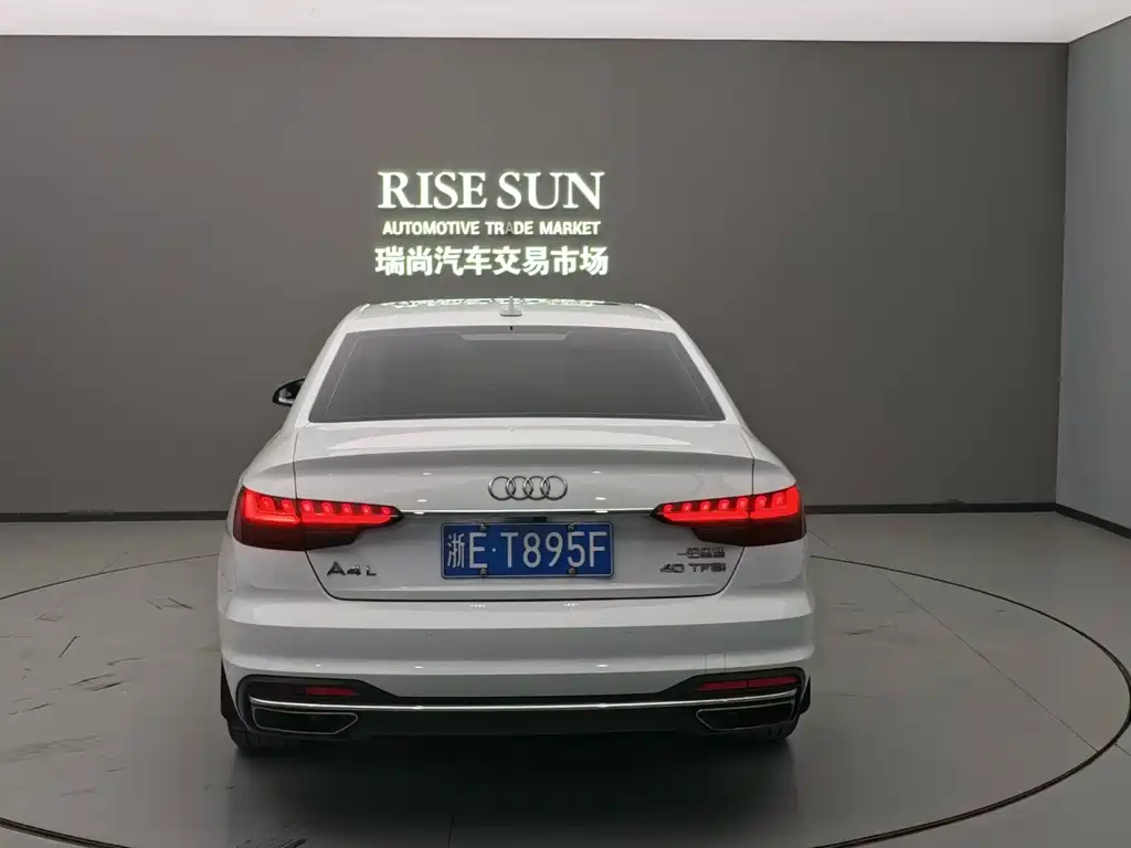 Audi Audi A4L 2022 40 TFSI Luxury Elegant Model 2022 - thumbnail 9