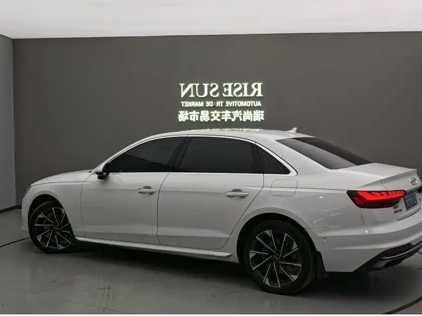Audi Audi A4L 2022 40 TFSI Luxury Elegant Model 2022 - thumbnail 10
