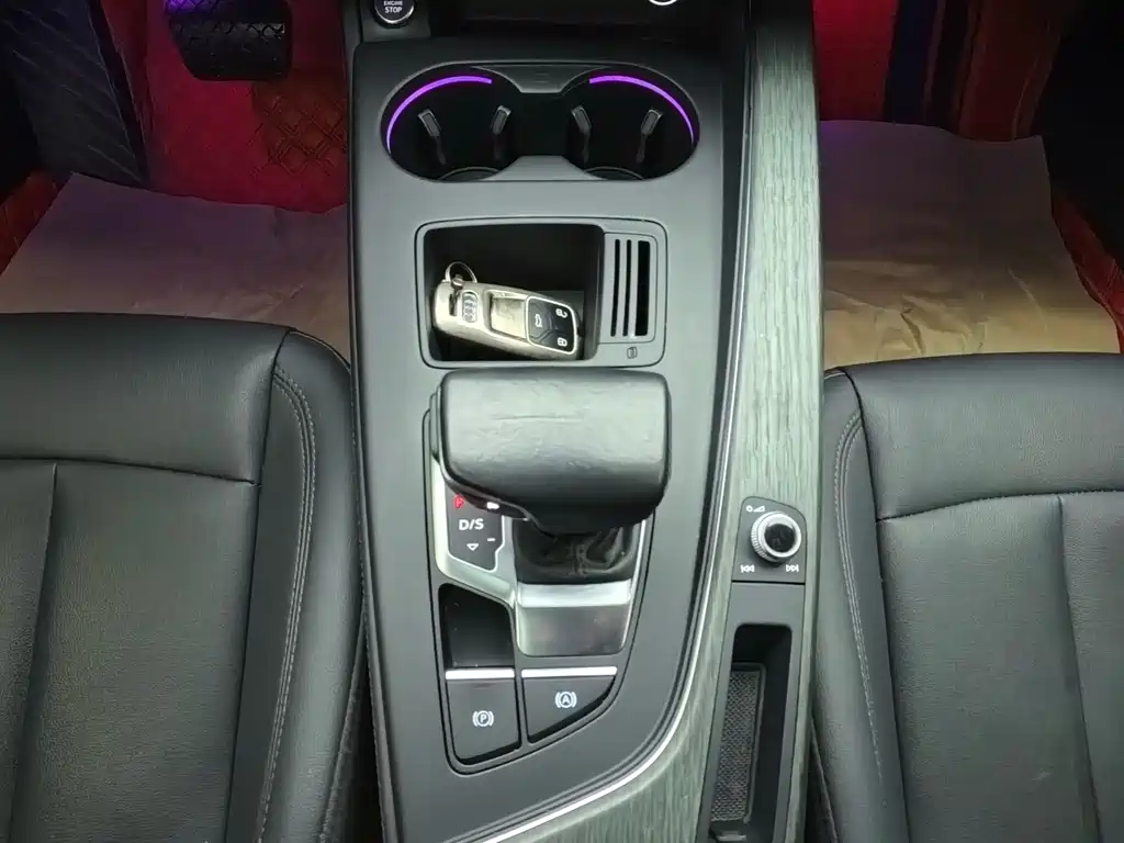 Audi Audi A4L 2022 40 TFSI Luxury Elegant Model 2022 - thumbnail 20
