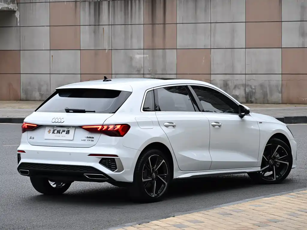 Audi Audi A3 Sportback 35 TFSI 2021 Fashion Sport Edition 2021 - thumbnail 2