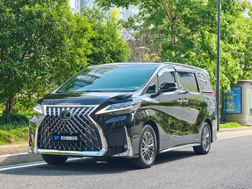 Toyota Alphard 2021 Crown Hybrid 2.5L HV Luxury Version 2021