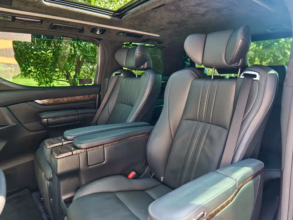 Toyota Alphard 2021 Crown Hybrid 2.5L HV Luxury Version 2021 - thumbnail 13