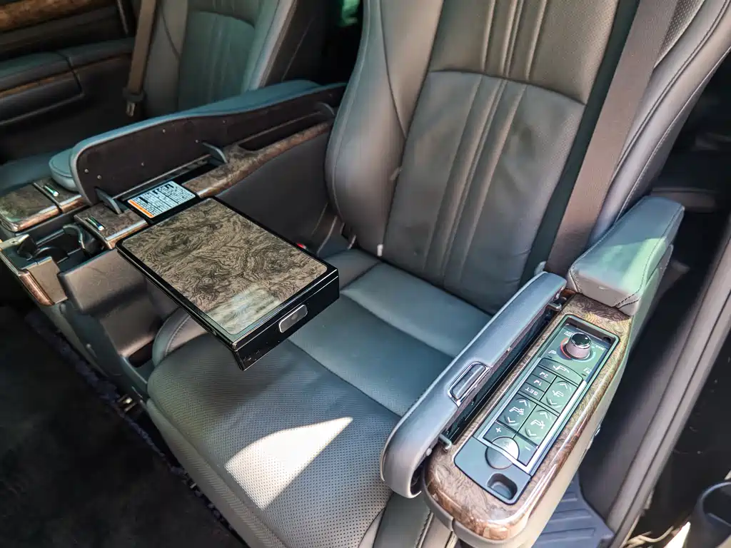 Toyota Alphard 2021 Crown Hybrid 2.5L HV Luxury Version 2021 - thumbnail 18