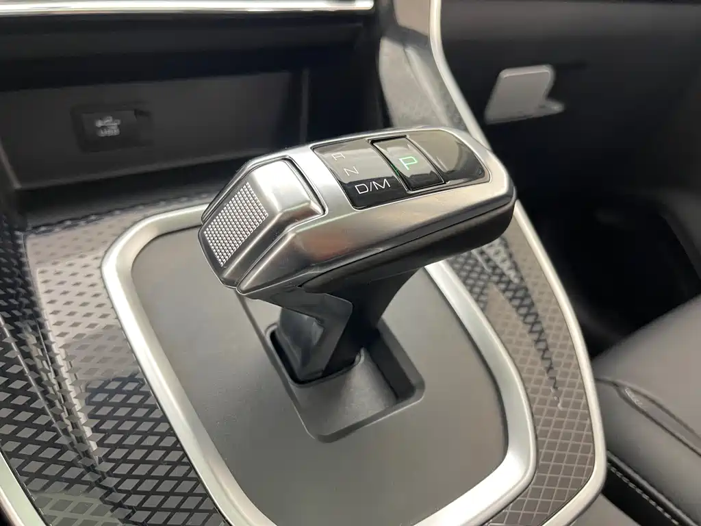 Haval Haval M6 2021 PLUS 1.5T DCT Luxury Intelligent Connectivity Model 2021 - thumbnail 13