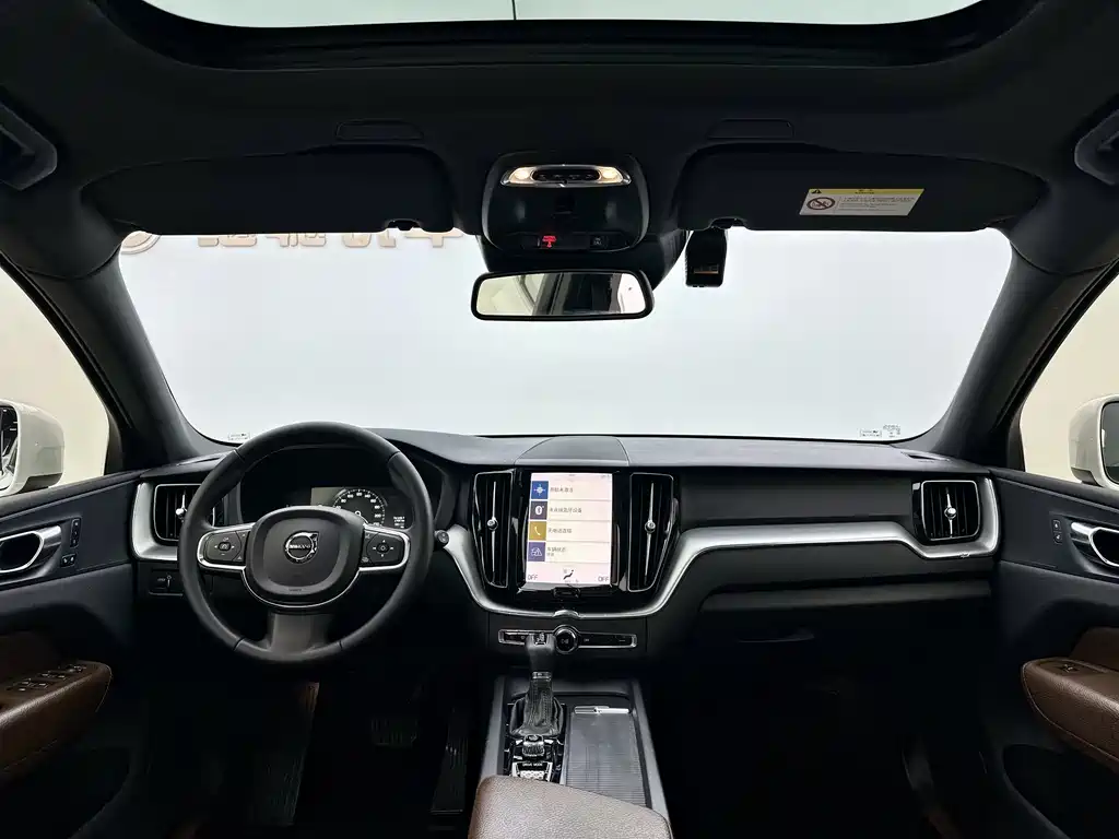 Volvo Volvo XC60 2021 T5 AWD Inscription Luxury 2021 - thumbnail 4
