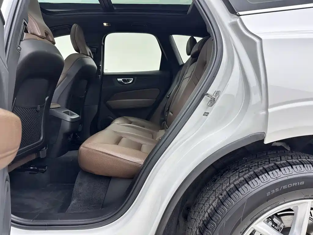 Volvo Volvo XC60 2021 T5 AWD Inscription Luxury 2021 - thumbnail 6