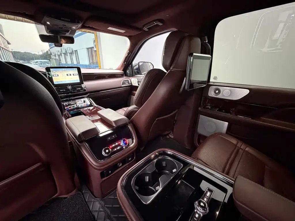 Lincoln Lincoln Navigator 2020 3.5T Presidential Series 2020 - thumbnail 8