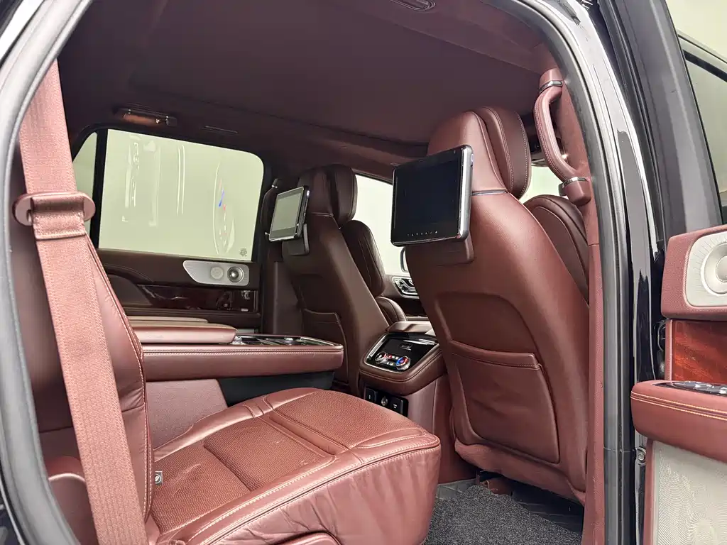 Lincoln Lincoln Navigator 2020 3.5T Presidential Series 2020 - thumbnail 11