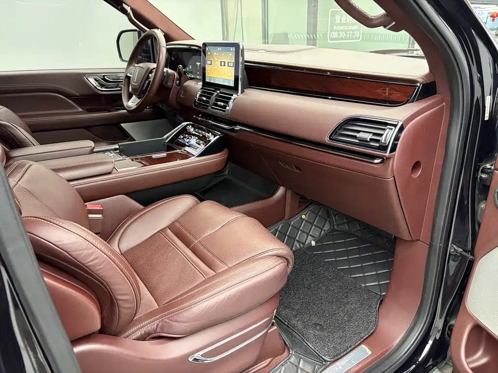Lincoln Lincoln Navigator 2020 3.5T Presidential Series 2020 - thumbnail 12