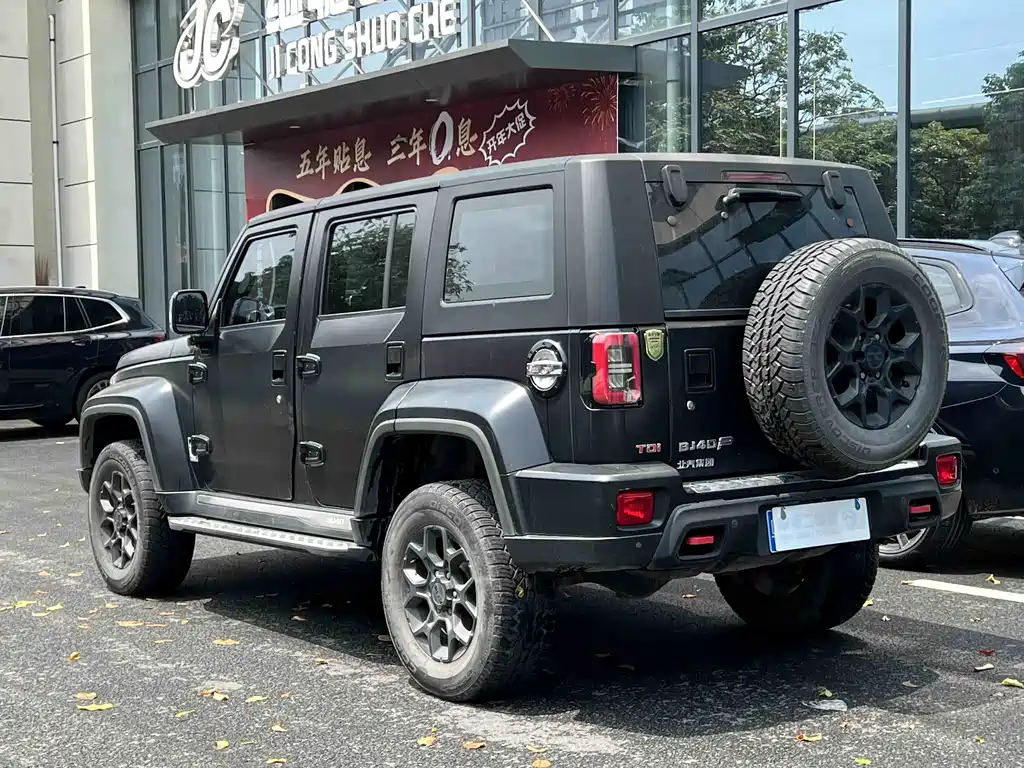 Beijing Off-Road BAW BJ40 2021 2.0D Automatic 4WD Hero Edition Warrior Model 2022 - thumbnail 3