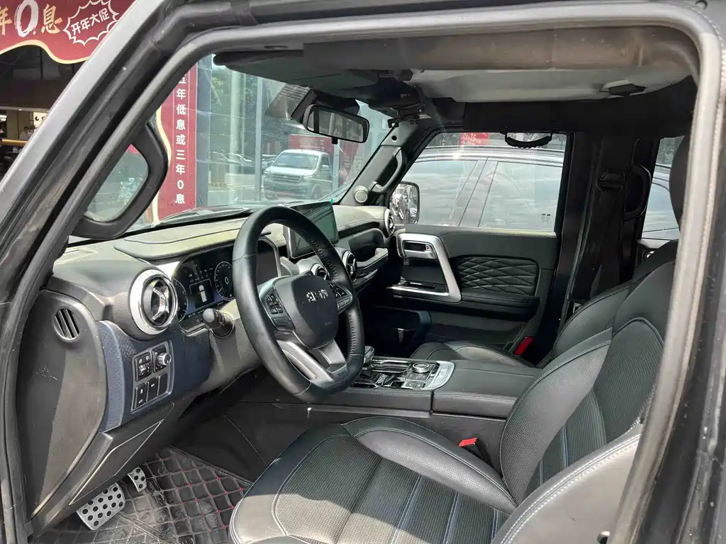 Beijing Off-Road BAW BJ40 2021 2.0D Automatic 4WD Hero Edition Warrior Model 2022 - thumbnail 5