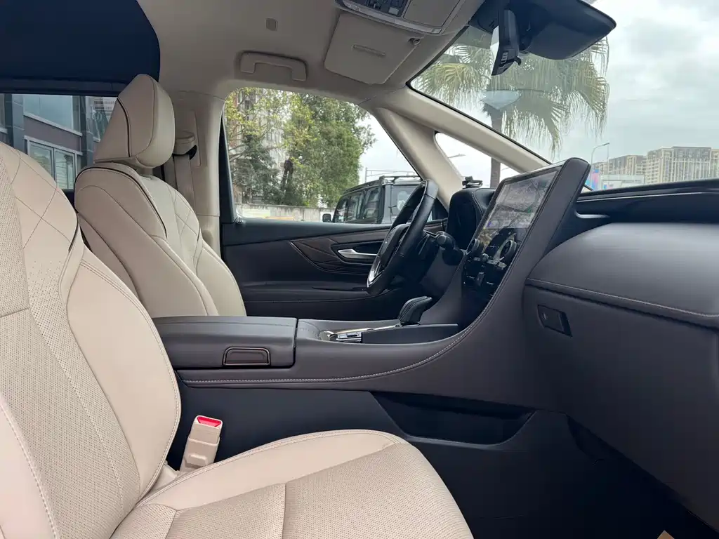 Toyota Alphard 2024 Crown Hybrid 2.5L Executive Premium Version 2026 - thumbnail 5