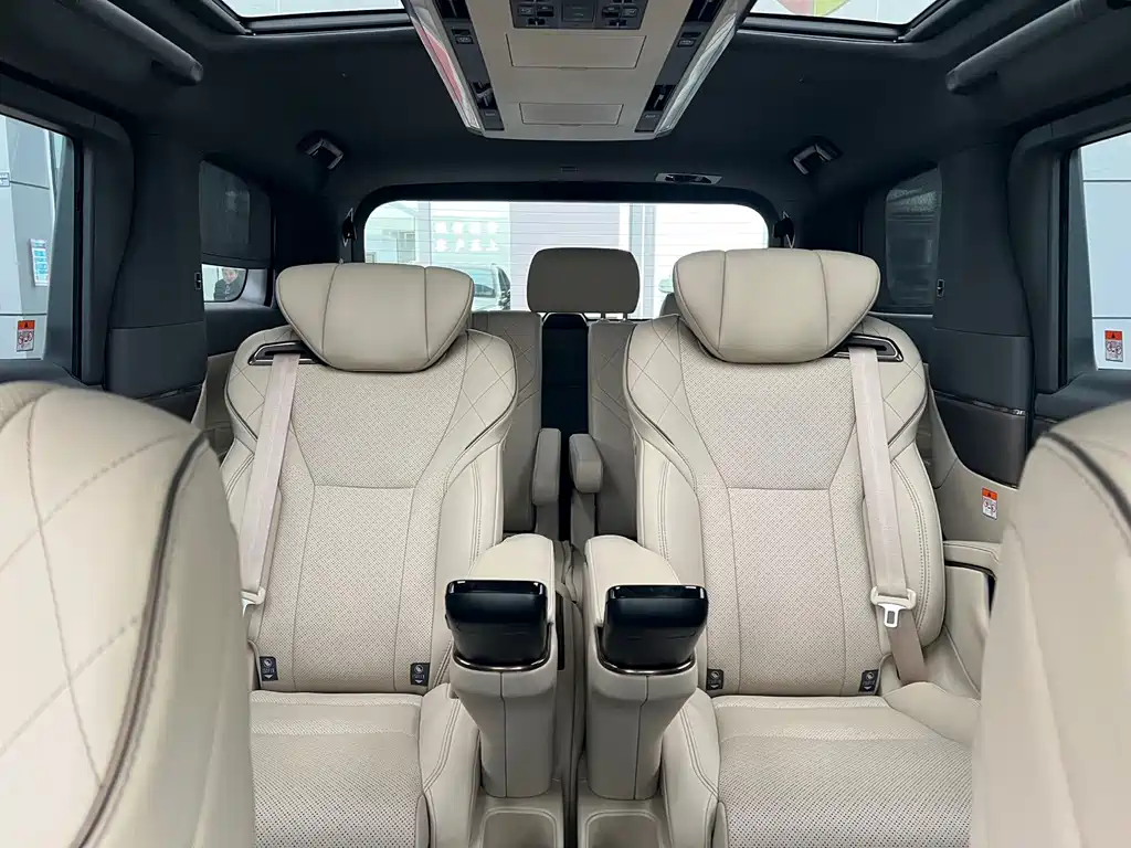 Toyota Alphard 2024 Crown Hybrid 2.5L Executive Premium Version 2026 - thumbnail 8