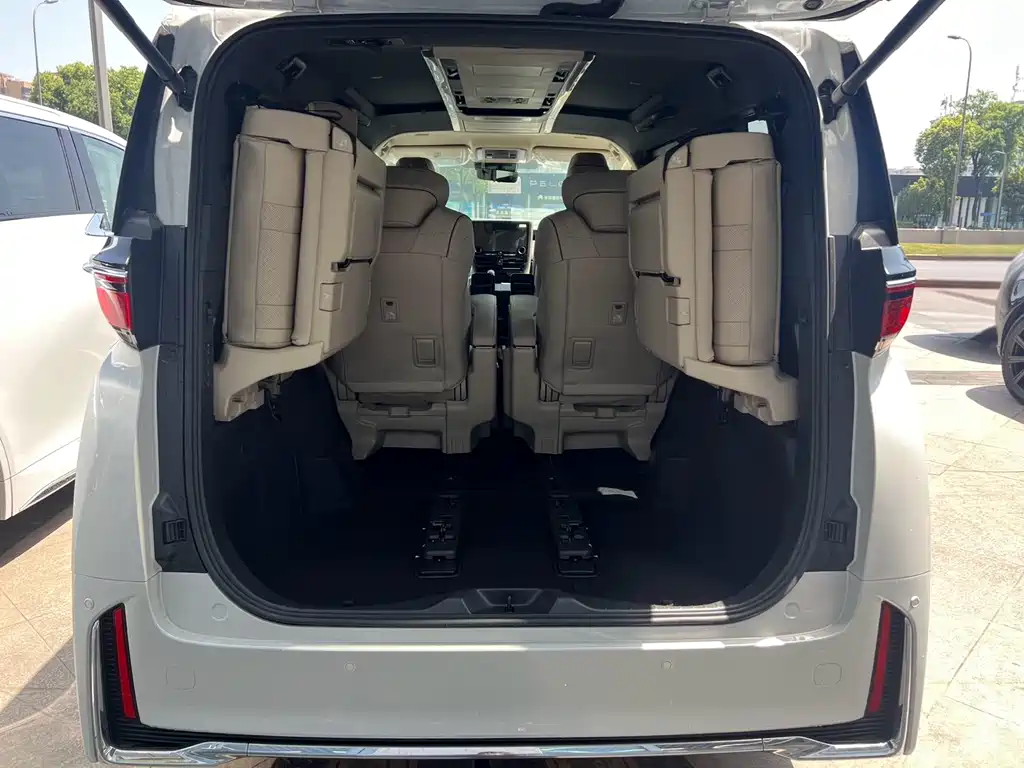 Toyota Alphard 2024 Crown Hybrid 2.5L Executive Premium Version 2026 - thumbnail 19