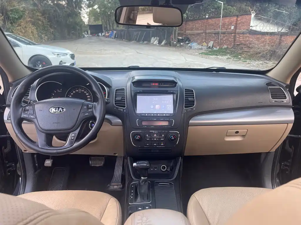 Kia Sorento 2013 2.2T 7-seat Diesel Comfort Edition 2015 - thumbnail 7