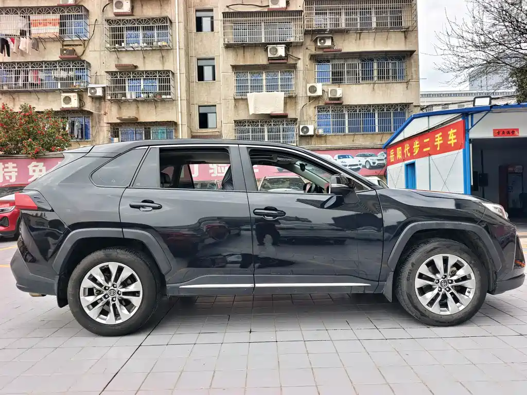 Toyota Venza 2020 2.0L CVT 2WD Luxury Edition 2021 - thumbnail 4