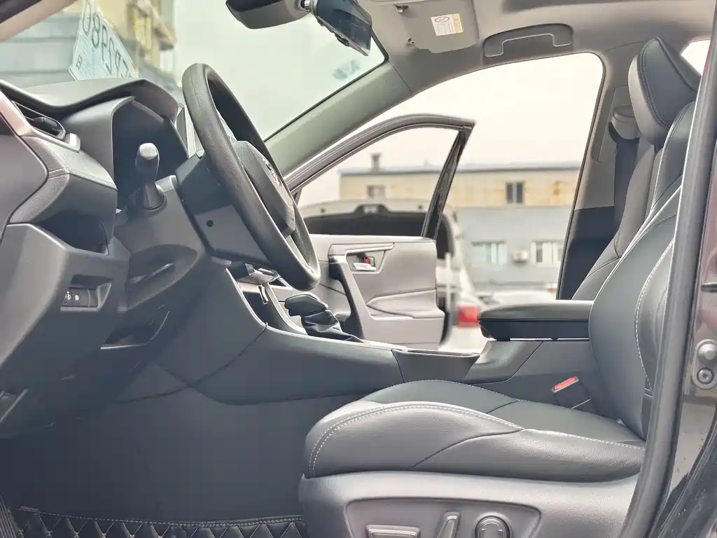 Toyota Venza 2020 2.0L CVT 2WD Luxury Edition 2021 - thumbnail 10