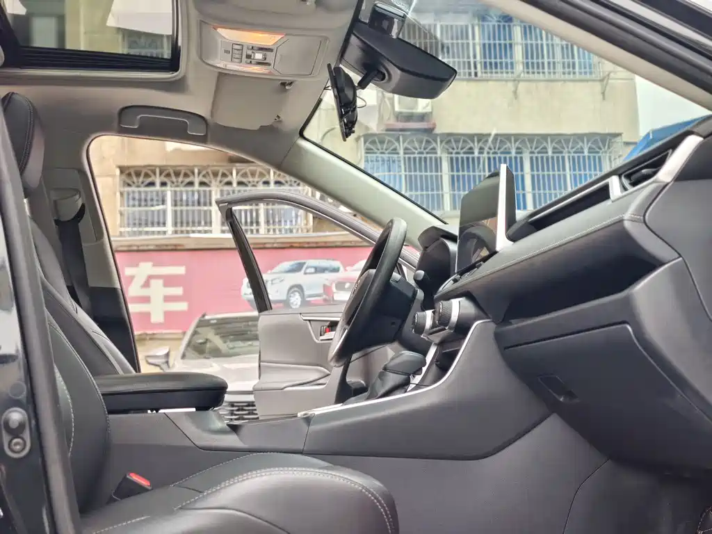 Toyota Venza 2020 2.0L CVT 2WD Luxury Edition 2021 - thumbnail 11