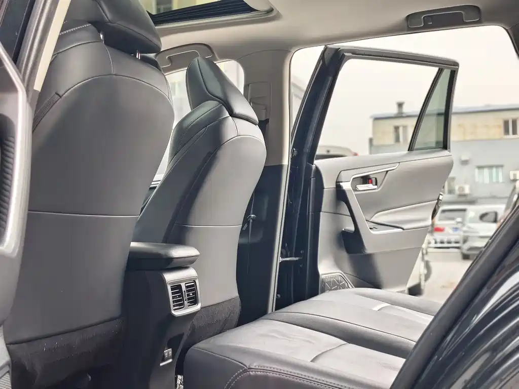 Toyota Venza 2020 2.0L CVT 2WD Luxury Edition 2021 - thumbnail 12