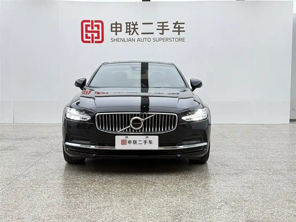 Volvo Volvo S90 2024 B5 Momentum Luxury Edition 2023 - thumbnail 2