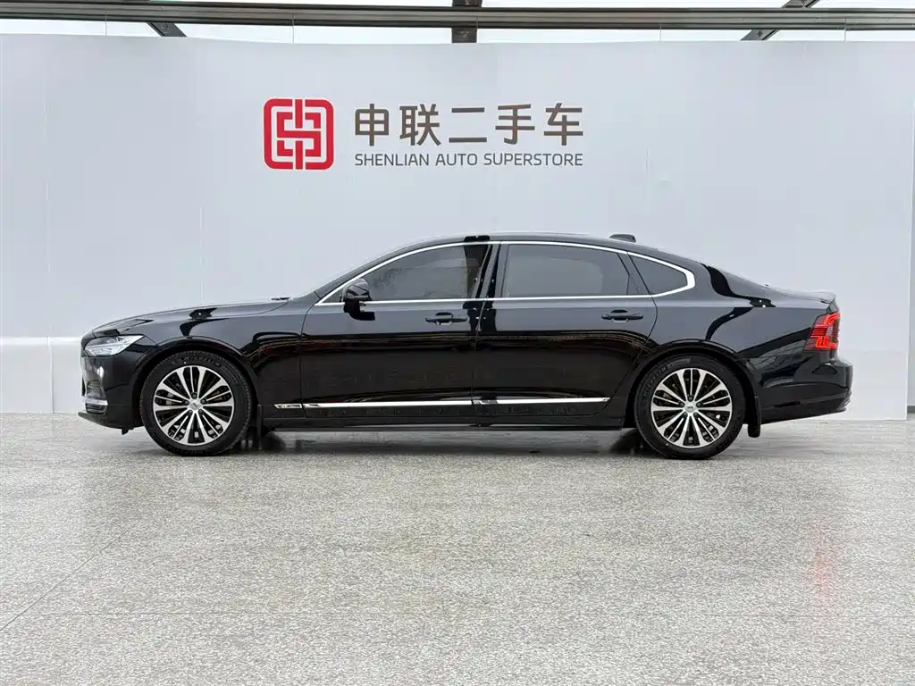Volvo Volvo S90 2024 B5 Momentum Luxury Edition 2023 - thumbnail 5
