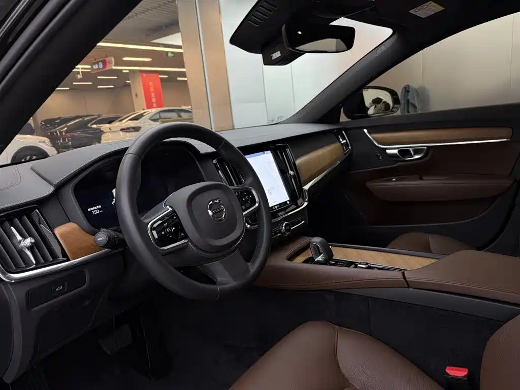 Volvo Volvo S90 2024 B5 Momentum Luxury Edition 2023 - thumbnail 6