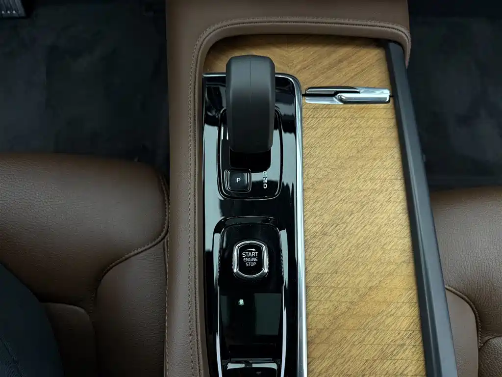 Volvo Volvo S90 2024 B5 Momentum Luxury Edition 2023 - thumbnail 9