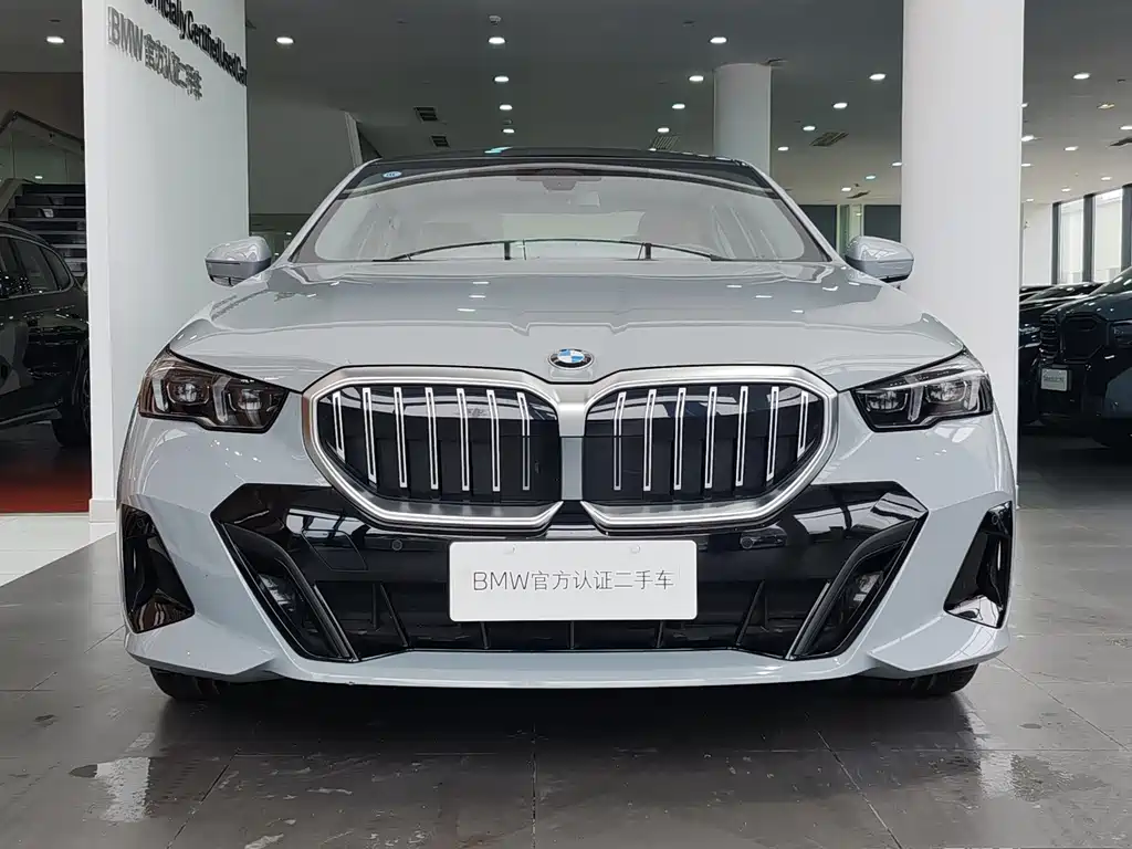 BMW BMW 5 Series Import 2024 525i M Sport Package 2025 - thumbnail 2