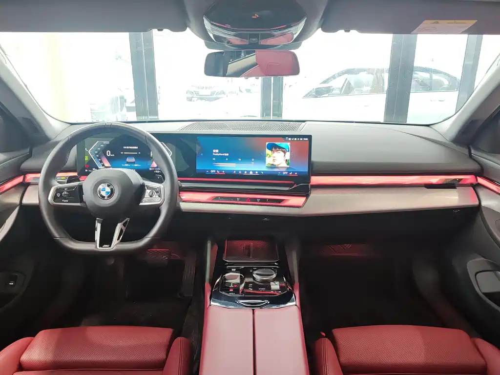 BMW BMW 5 Series Import 2024 525i M Sport Package 2025 - thumbnail 11