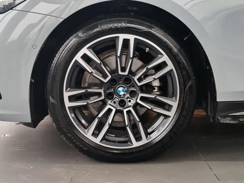 BMW BMW 5 Series Import 2024 525i M Sport Package 2025 - thumbnail 16