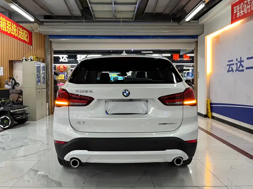 BMW BMW X1 2021 sDrive25Li Leading Edition 2021 - thumbnail 4