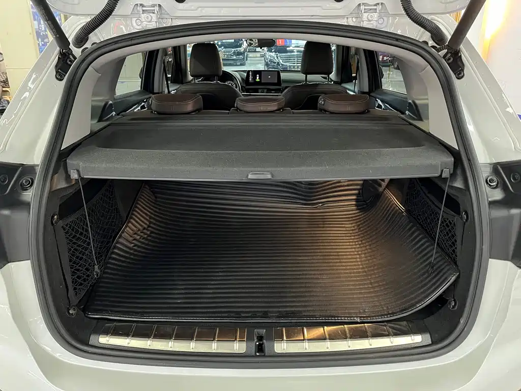BMW BMW X1 2021 sDrive25Li Leading Edition 2021 - thumbnail 9