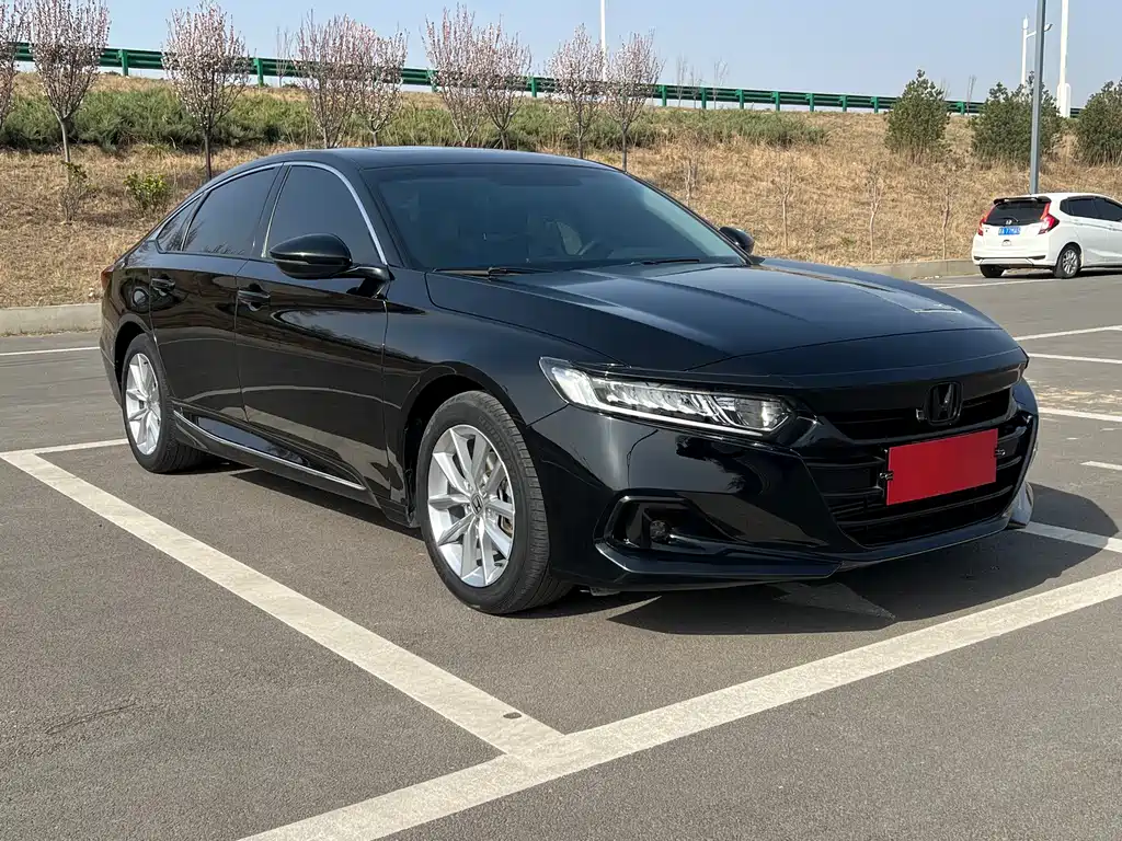 Honda Honda Accord 2022 260TURBO Luxury Edition 2023 - thumbnail 3
